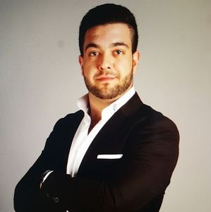 Meet your Posher, Elie